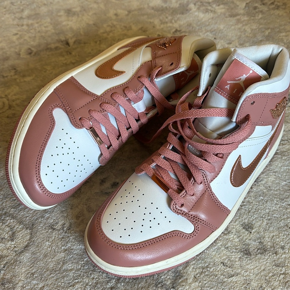 Nike Jordan 1 Mid SE Red Stardust Women's